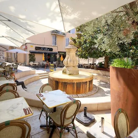 Entierement Renove Pres Du Port *