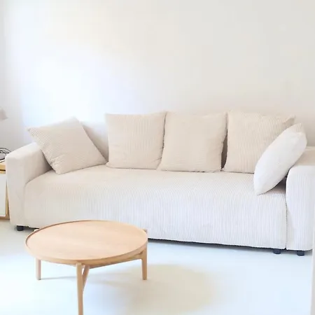 Entierement Renove Pres Du Port *