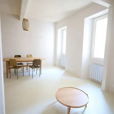 Entierement Renove Pres Du Port La Ciotat