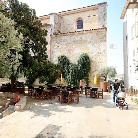 Entierement Renove Pres Du Port *